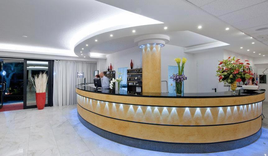 库萨尔公园酒店 米萨诺阿德里亚蒂科 外观 照片
